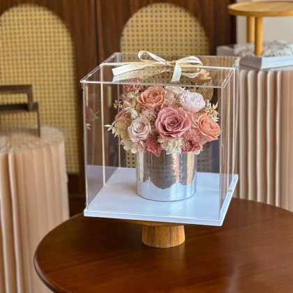 Calista Preserved Flower Acrylic Box