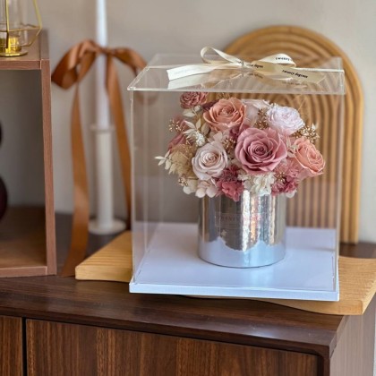 Calista Preserved Flower Acrylic Box