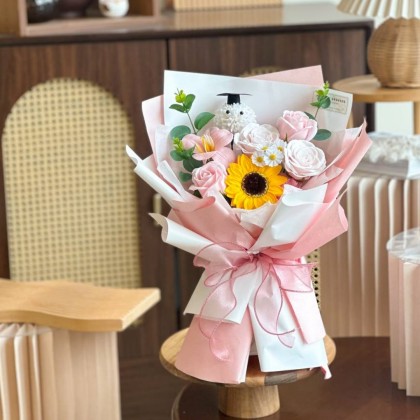Elton Soap Flower Bouquet 