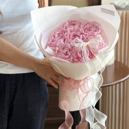 Roxanne Preserved Peony Bouquet