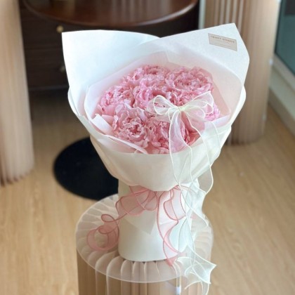 Roxanne Preserved Peony Bouquet