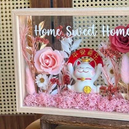 Dollie Preserved Flower Frame