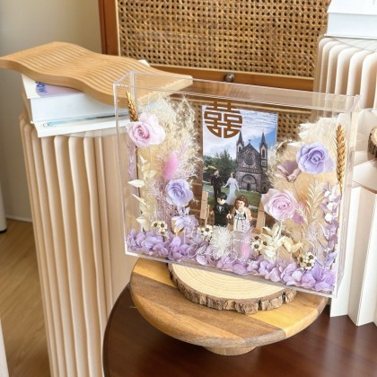 Winnie Preserved Flower Frame
