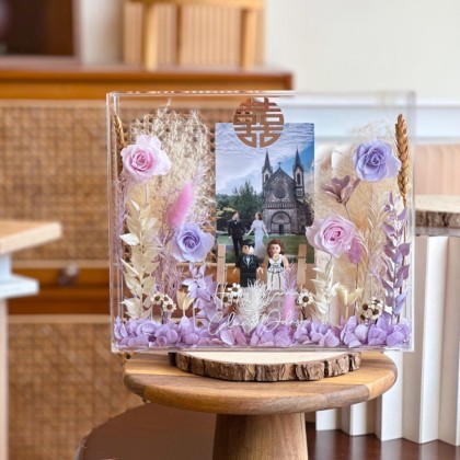 Winnie Preserved Flower Frame
