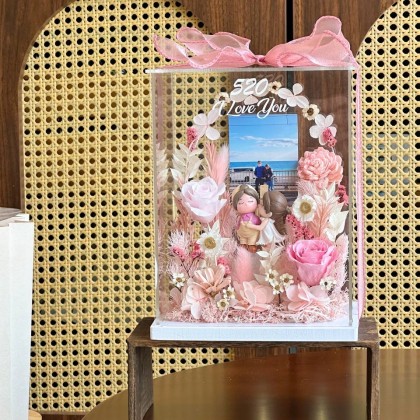 Sophia Preserved Flower Acrylic Box