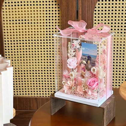 Sophia Preserved Flower Acrylic Box